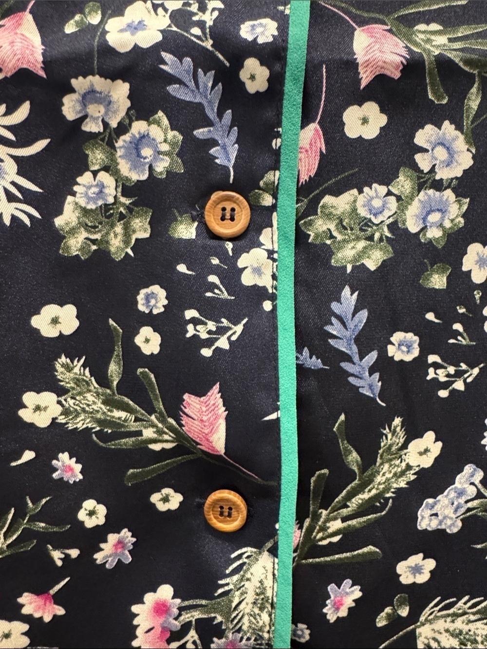 ๐ easel Floral wTeal Trim Silky Loungewear Button Down Top. L. NWT!๐ฅ - Picture 3 of 5